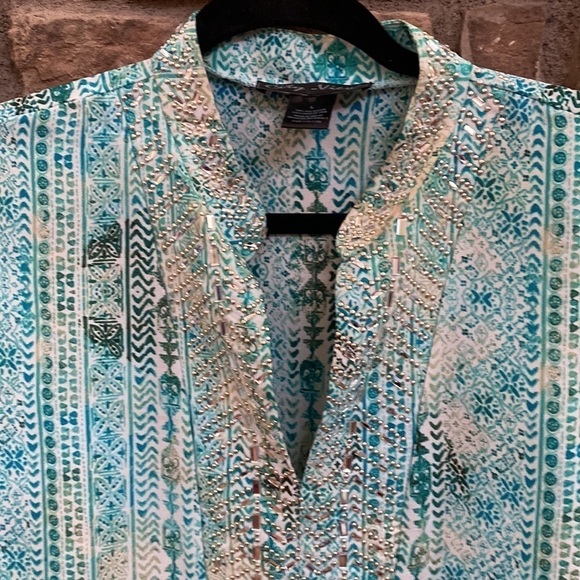City View teal blouse with silver embellishments. Large. - Picture 3 of 11